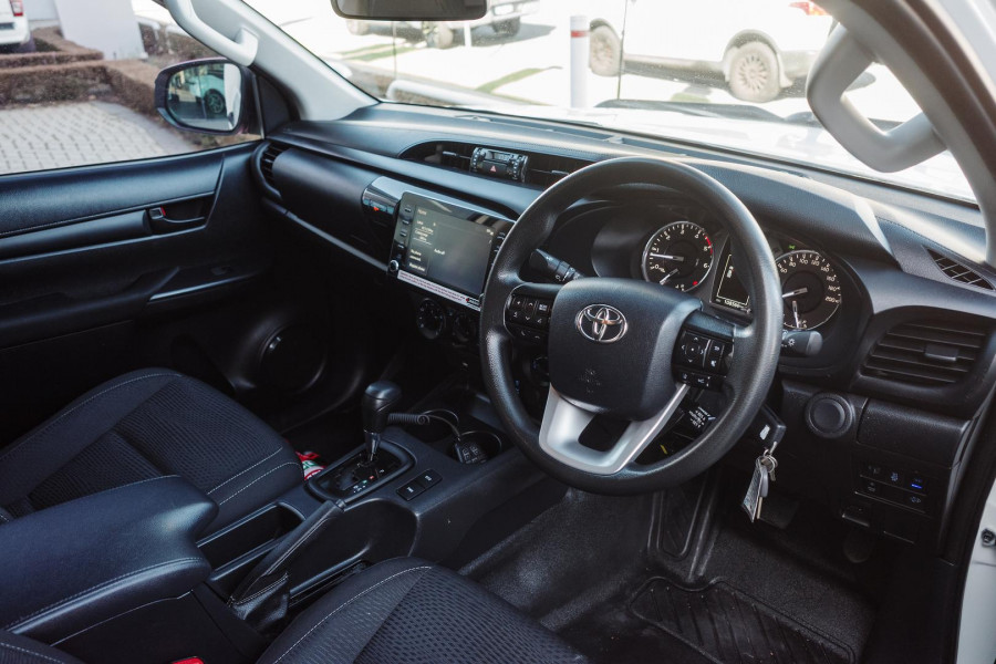 2022 Toyota HiLux GUN126R SR Cab Chassis Image 2