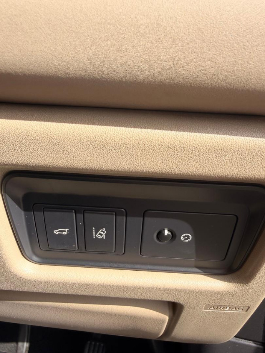 2015 Land Rover Discovery Sport L550 TD4 HSE SUV Image 28