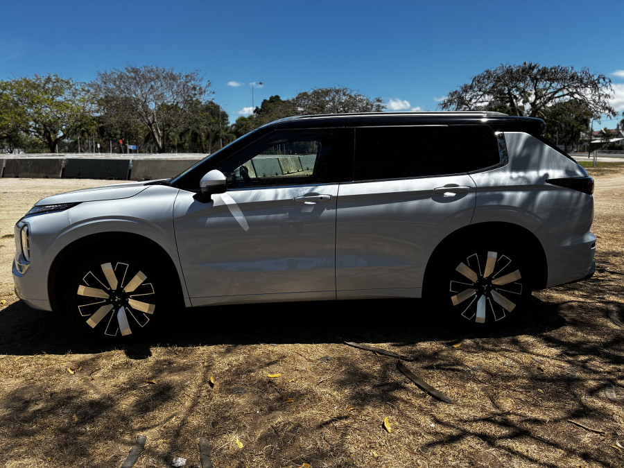 2025 Mitsubishi Outlander ZM Exceed Tourer SUV Image 8
