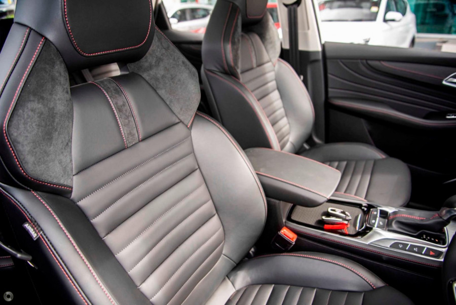 2022 MG HS SAS23 Essence SUV Image 7