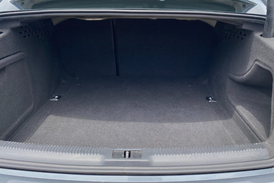 2015 Audi A4 B8 8K  Ambition Sedan Image 22