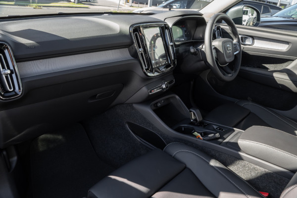 2026 Volvo XC40 XZ Plus B4 SUV