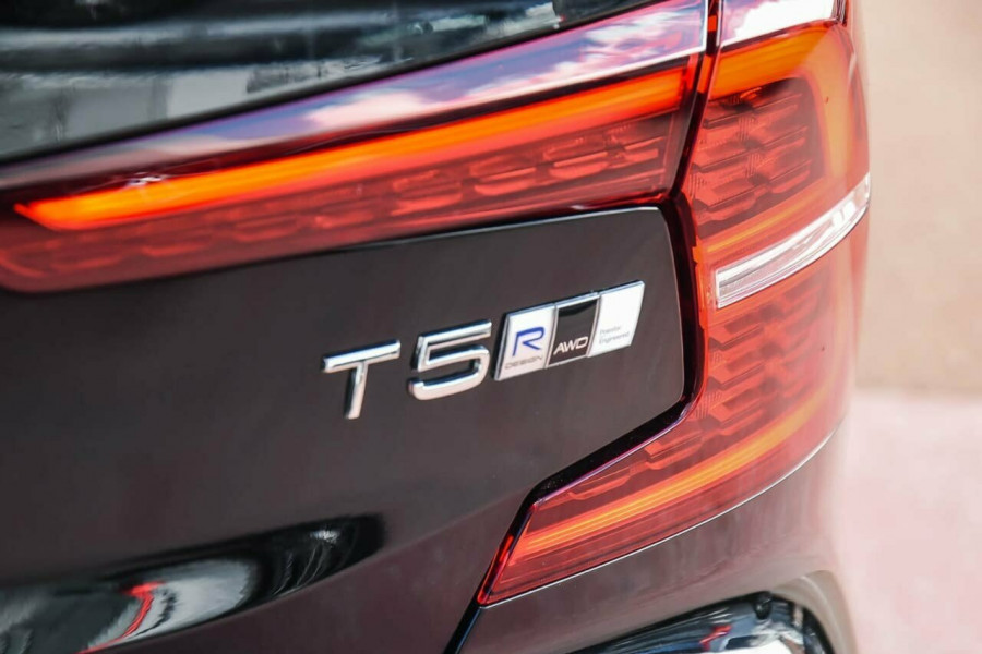 2019 MY20 Volvo S60 Z Series T5 R-Design Sedan Image 12