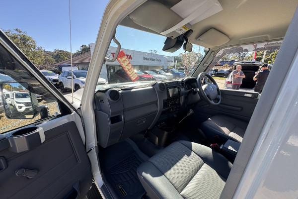 2023 Toyota LandCruiser VDJ76R WorkMate SUV Image 13