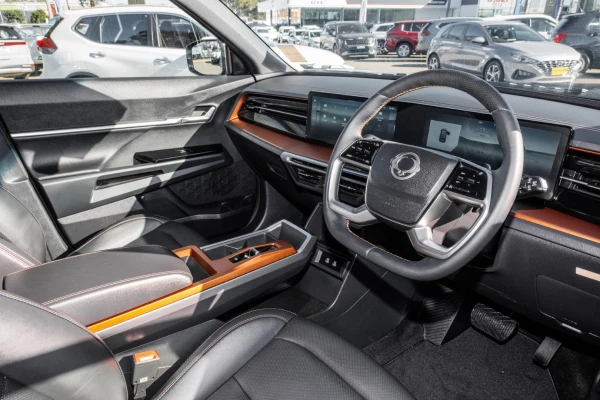 2025 KGM Torres J116 Adventure SUV Image 7