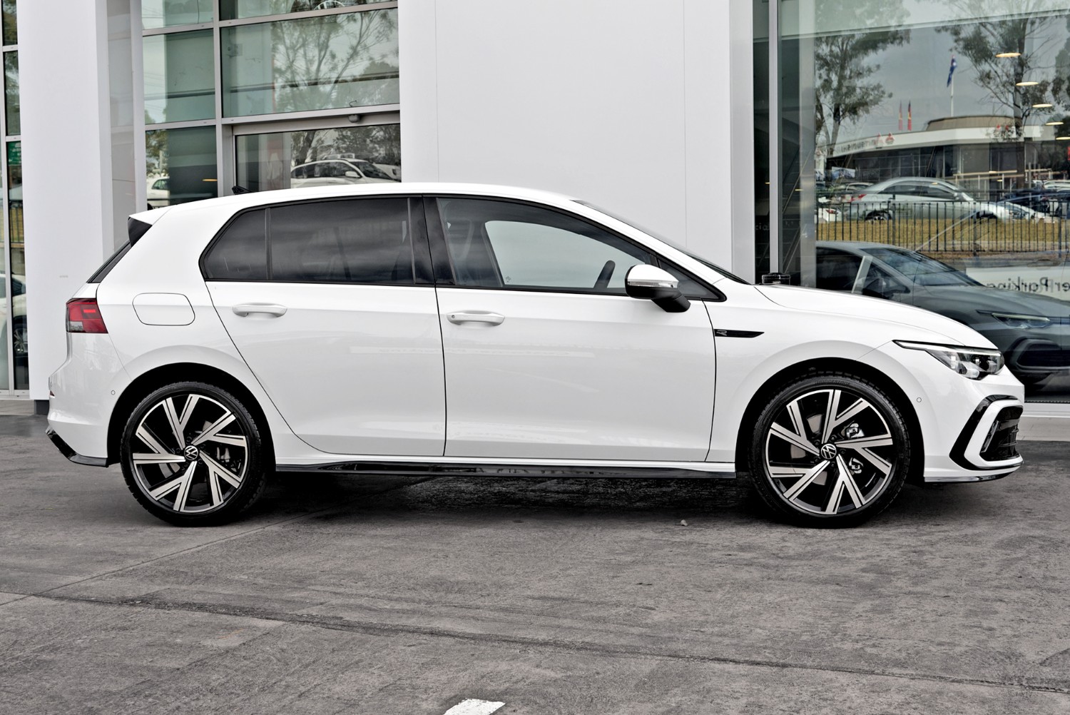 New 2023 Volkswagen Golf 110TSI R-Line #C029863 Castle Hill, NSW