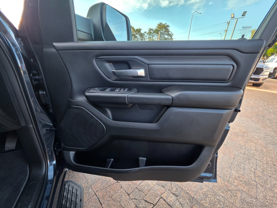 2026 Ram 1500 DT Express Black Edition Hurricane SO Ute Image 11