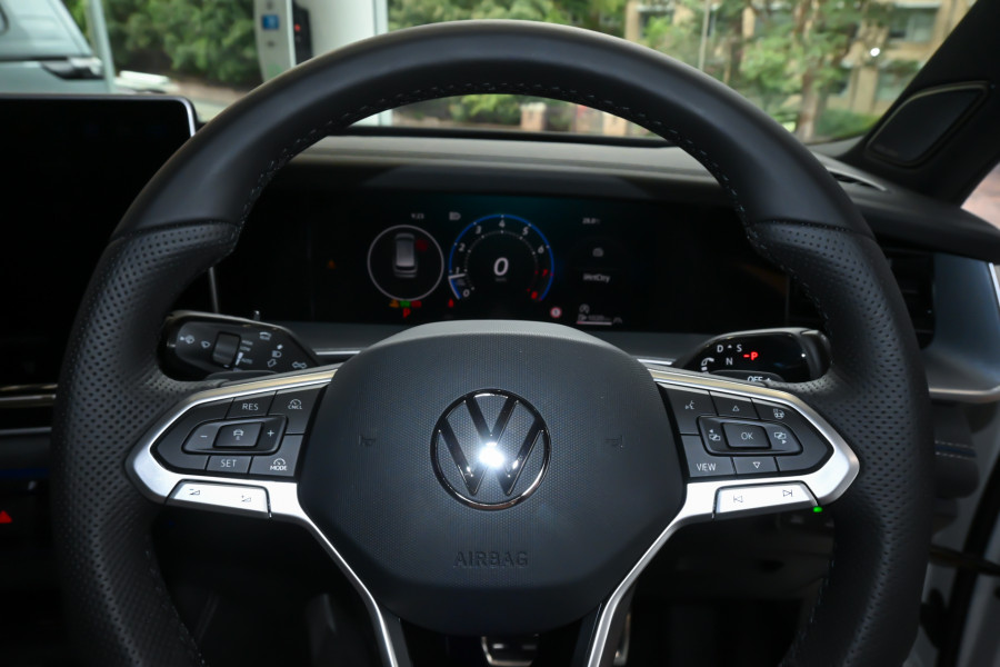 2025 Volkswagen Tayron R4 195TSI R-Line SUV Image 11