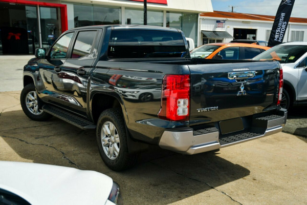 2026 Mitsubishi Triton MV GLX+ Cab Chassis Image 2