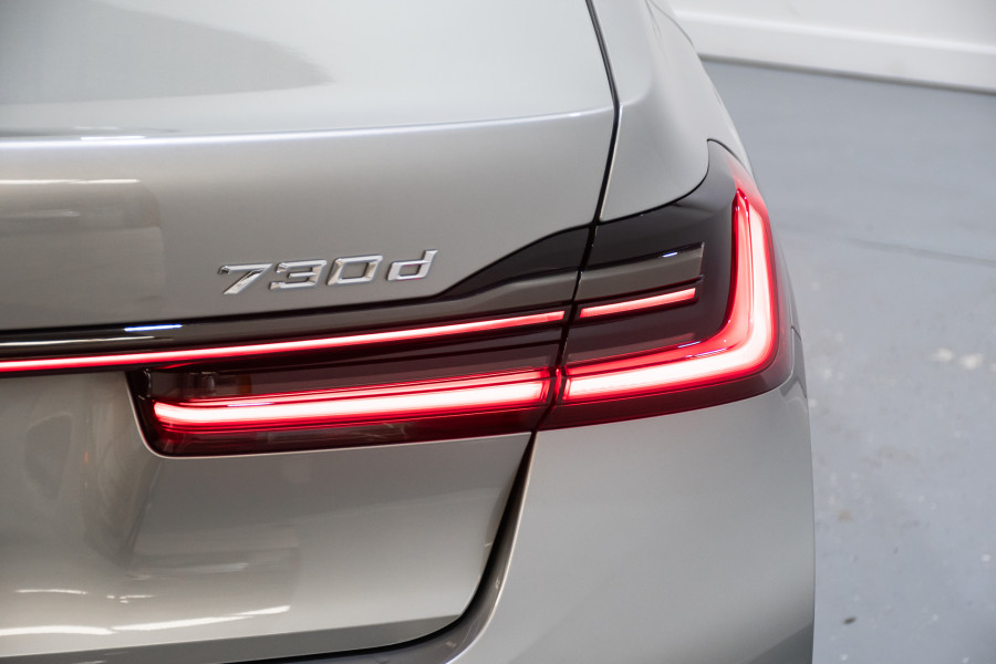 2020 BMW 7 Series 30d Sedan Image 11