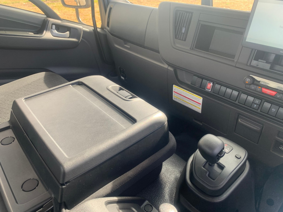 2025 Isuzu FSR 140/120-240 AM R56 Cab Chassis Image 11