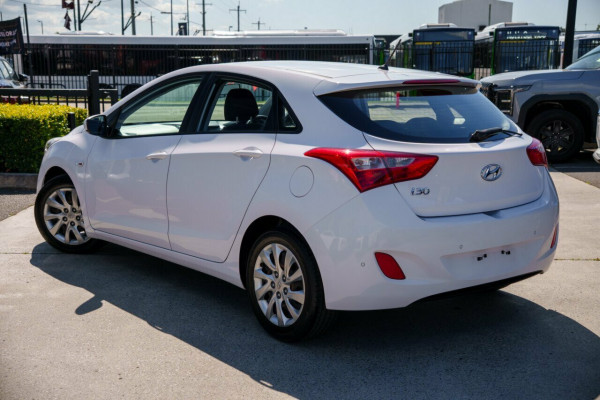 2014 Hyundai i30 GD2 Active Hatch Image 2