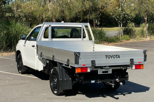 2022 Toyota Hilux TGN121R Workmate 4x2 Cab chassis Image 5