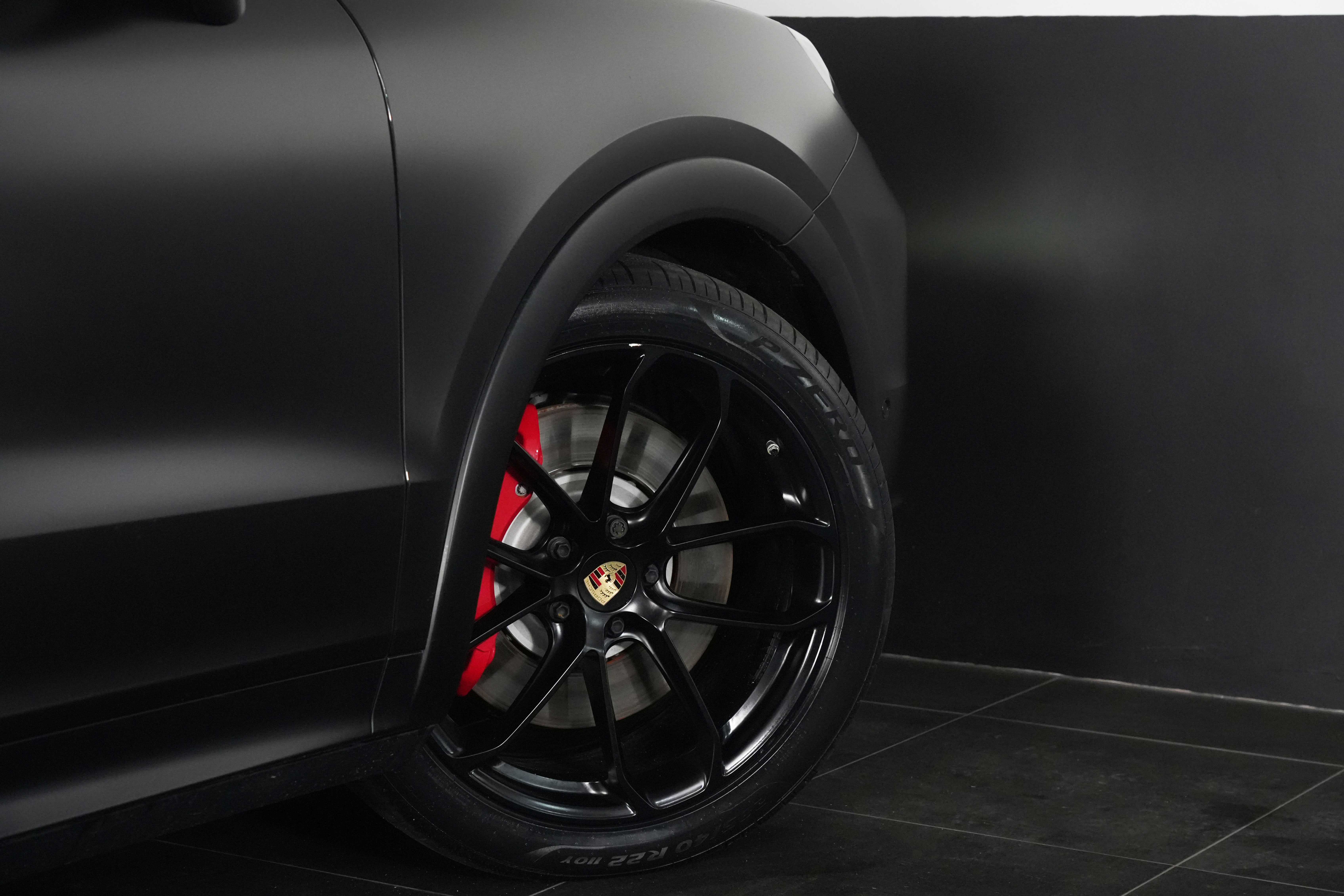 2024 Porsche Cayenne GTS Coupe Image 24
