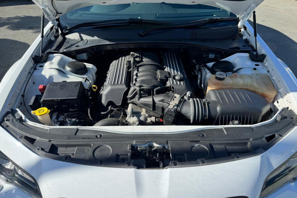 2017 Chrysler 300 LX SRT Sedan Image 28