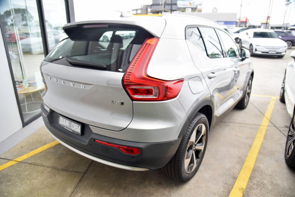 2023 MY24 Volvo XC40  Ultimate B4 Bright SUV Image 4