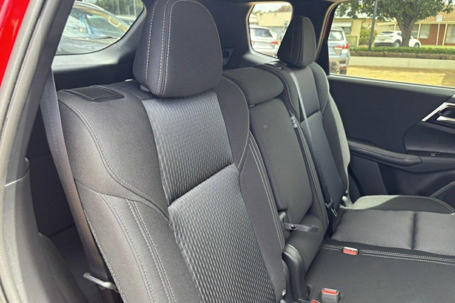 2024 Mitsubishi Outlander ZM LS SUV Image 13