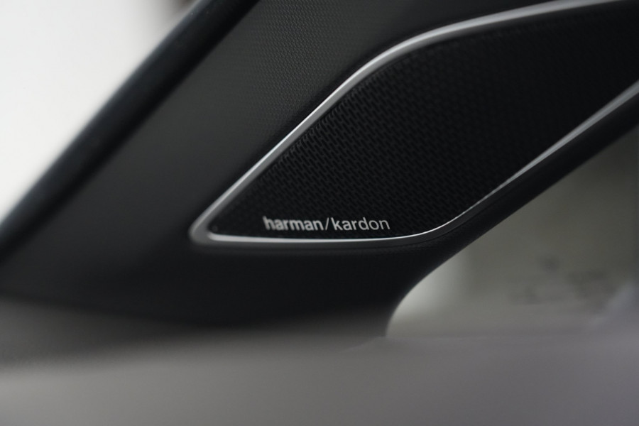 2025 Volkswagen Golf 7 R Hatch Image 24