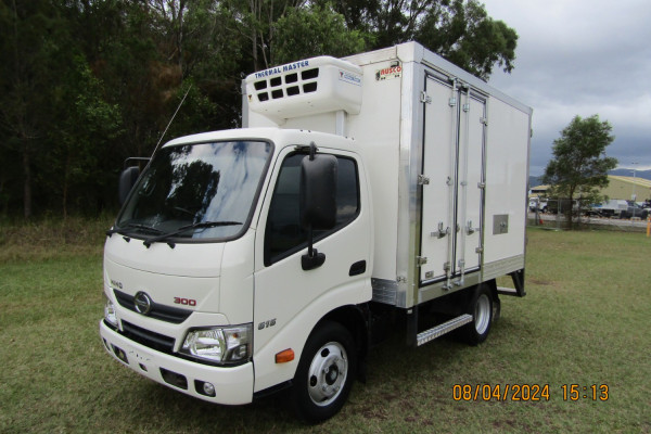 2018 Hino 300 XZU605R 616 IFSSWB HAS Refrigerated Truck Image 5