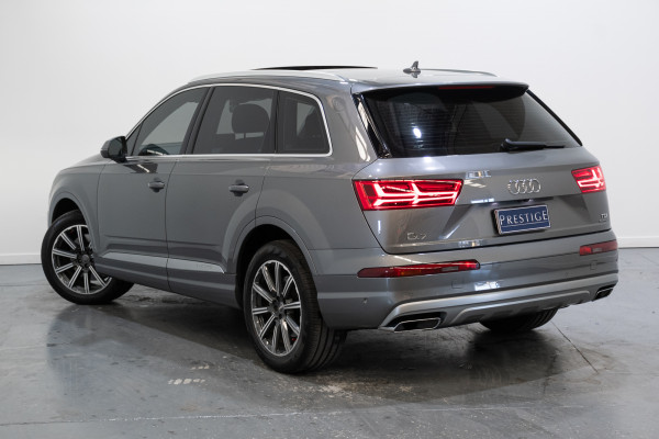 2016 Audi Q7 4M TDI SUV image 9