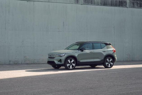 2023 MY24 Volvo XC40  Recharge Twin Pure Electric SUV Image 3