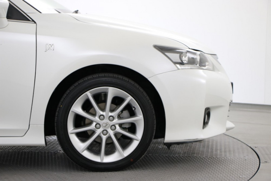 2012 Lexus Ct ZWA10R CT200h Hatch Image 5