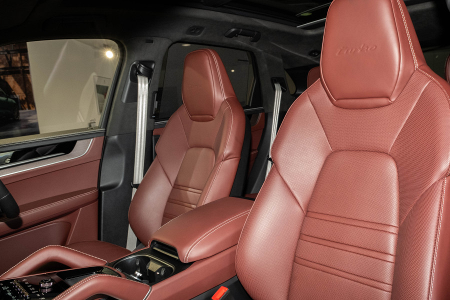 2024 MY25 Porsche Cayenne Turbo E-Hybrid SUV