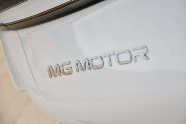 2026 MG IM5 P12L Premium Hatch Image 7