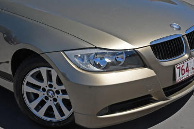 2007 BMW 3 Series E90 320i Sedan Image 2