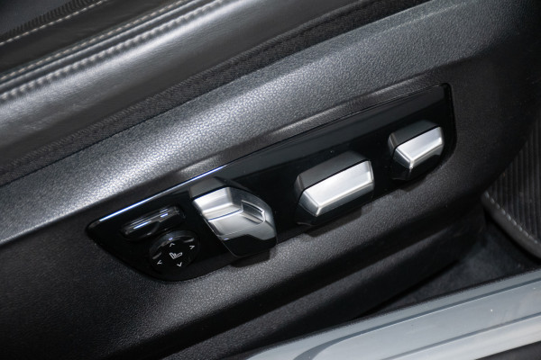 2018 BMW 7 Series 30d Sedan Image 16