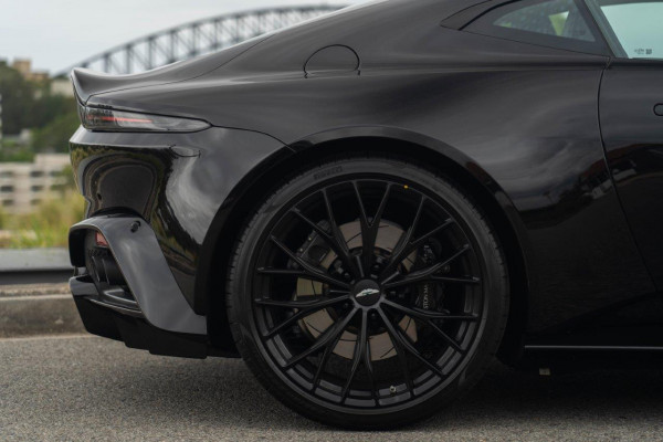 2022 Aston Martin Vantage Coupe Image 7