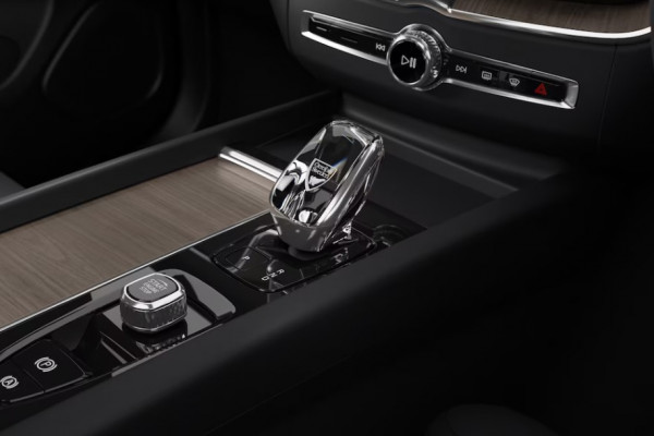 2025 MY26 Volvo XC60 UZ Plus B5 Bright SUV Image 22