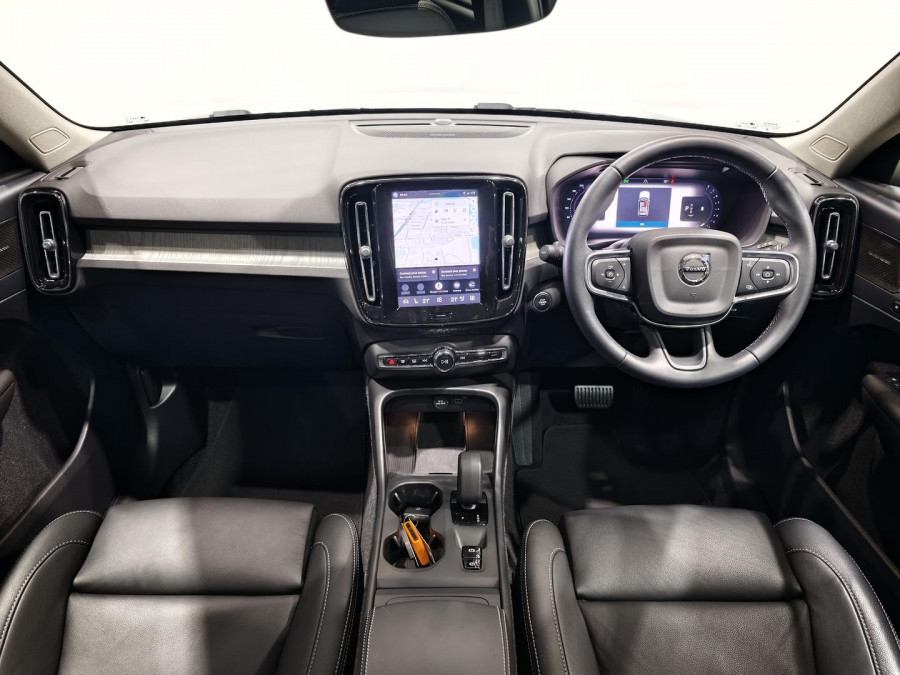 2025 Volvo XC40 XZ Plus B4 SUV Image 23