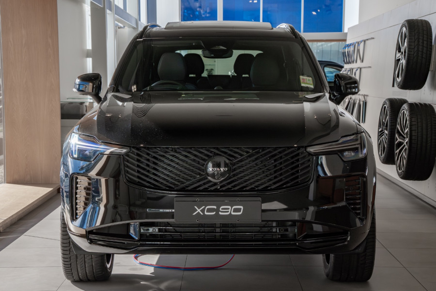 2026 Volvo XC90 L Series  Black Edition SUV Image 10
