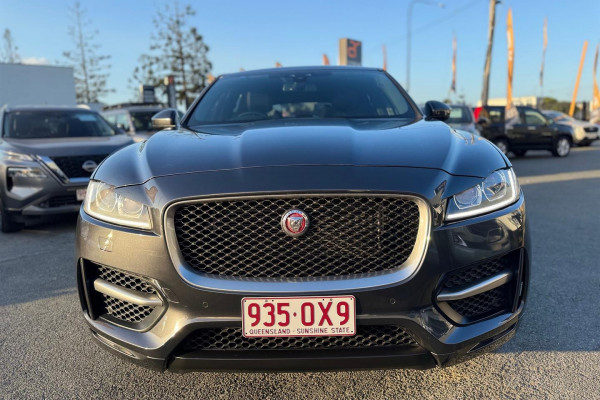 2016 MY17 Jaguar F-PACE X761 20d R-Sport SUV Image 3