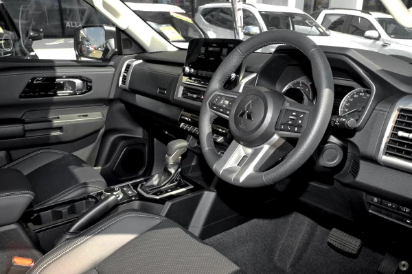 2025 Mitsubishi Triton MV GLS Ute Image 6