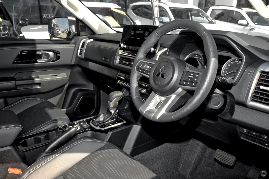 2025 Mitsubishi Triton MV GLS Ute Image 6