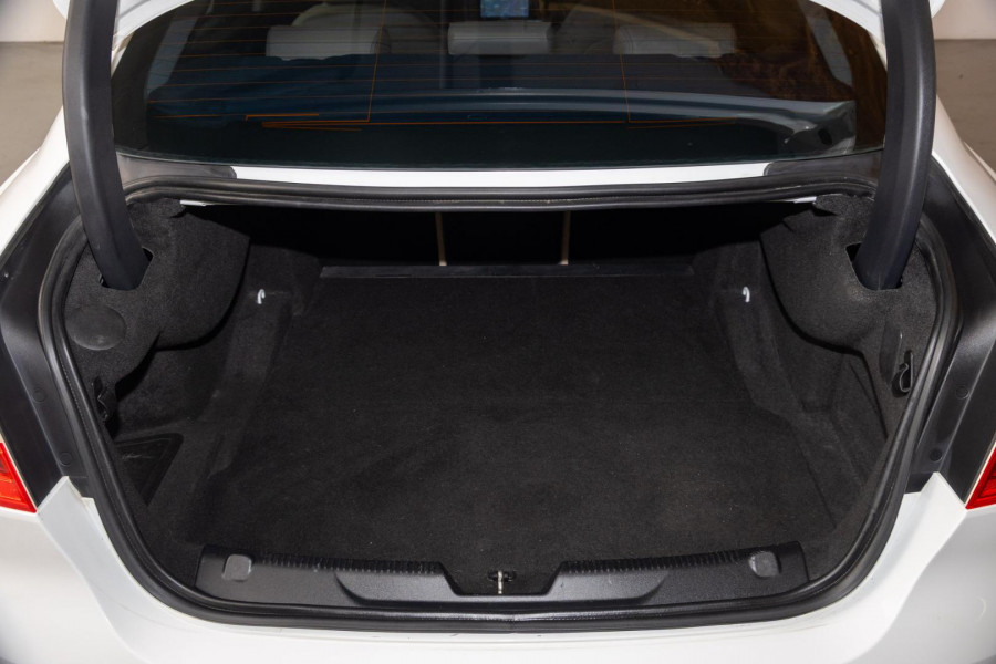 2015 MY16 Jaguar XE X760 20t Prestige Sedan