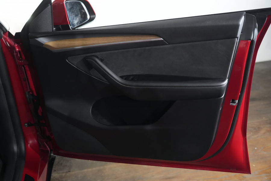 2023 Tesla Model Y  Rear-Wheel Drive SUV Image 18