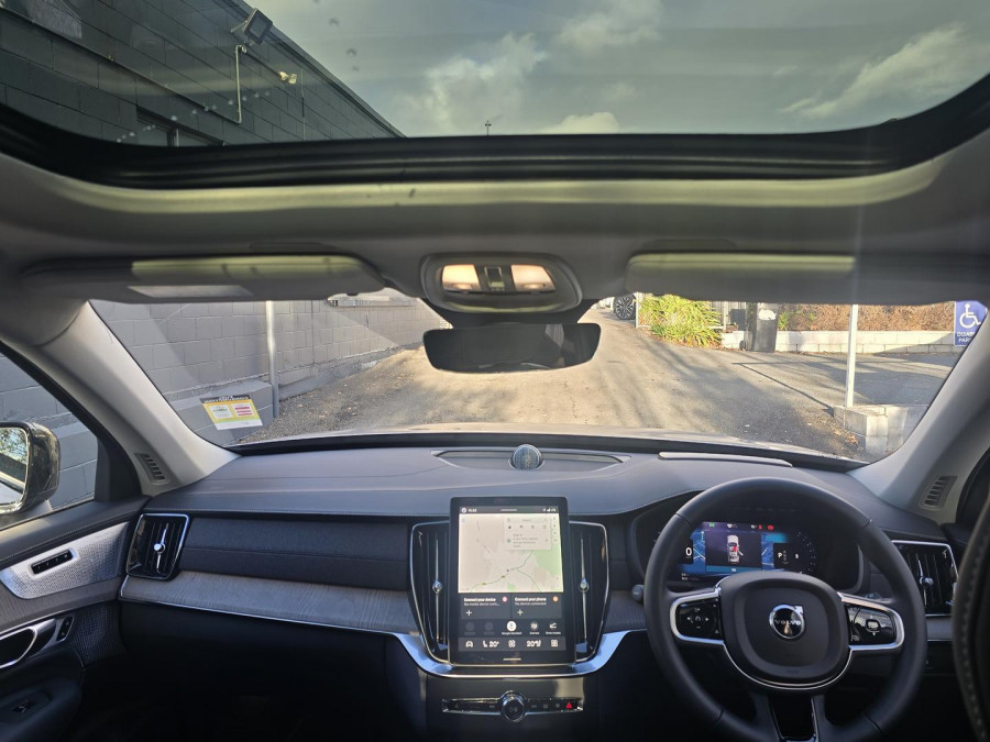 2026 Volvo XC90 L Series Ultra B5 Dark SUV Image 14