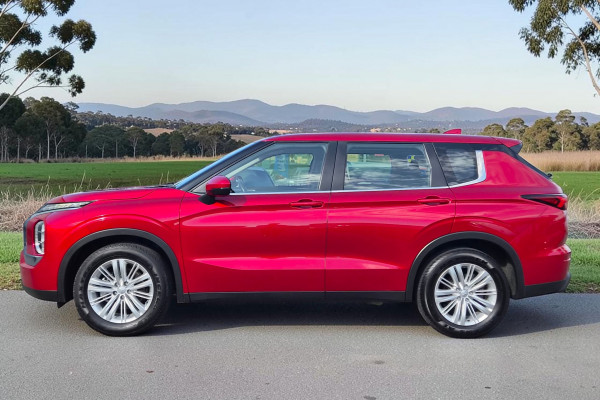 2022 MY22.5 Mitsubishi Outlander ZM ES SUV Image 4