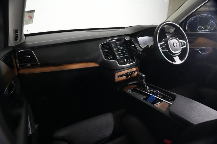 2021 Volvo XC90 L Series T6 Momentum SUV Image 13