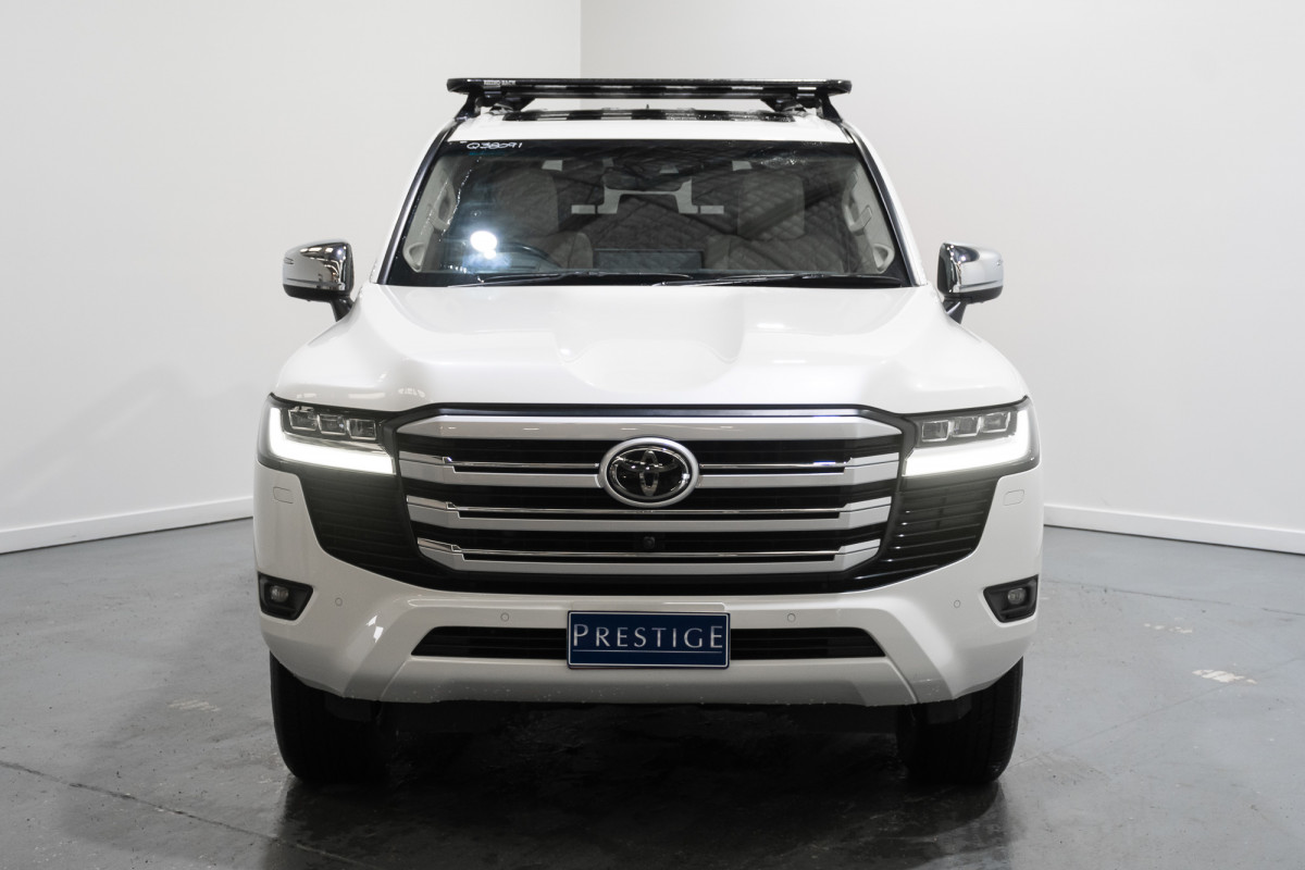 2023 Toyota LandCruiser Sahara SUV
