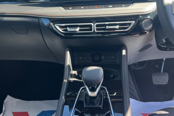 2025 MG HS AS33 Excite Hybrid SUV Image 9