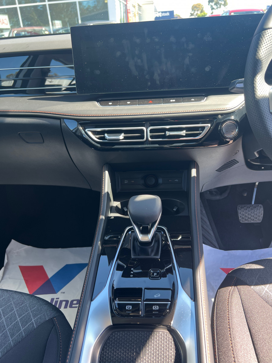 2025 MG HS AS33 Excite Hybrid SUV Image 9