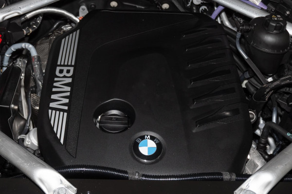 2025 BMW X6 G06 LCI xDrive30d M Sport SUV image 19