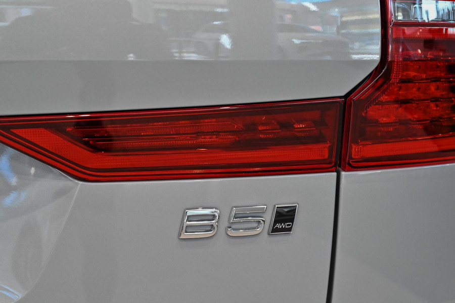2025 MY26 Volvo XC60 UZ Plus B5 Bright SUV Image 11
