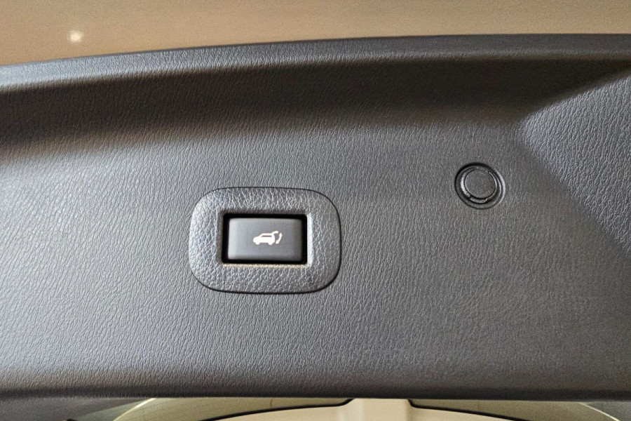 2024 Nissan Patrol Y62 Series 5 Ti-L SUV Image 7