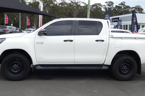 2019 Toyota HiLux GUN126R MY19 SR 4X4 Ute Image 4