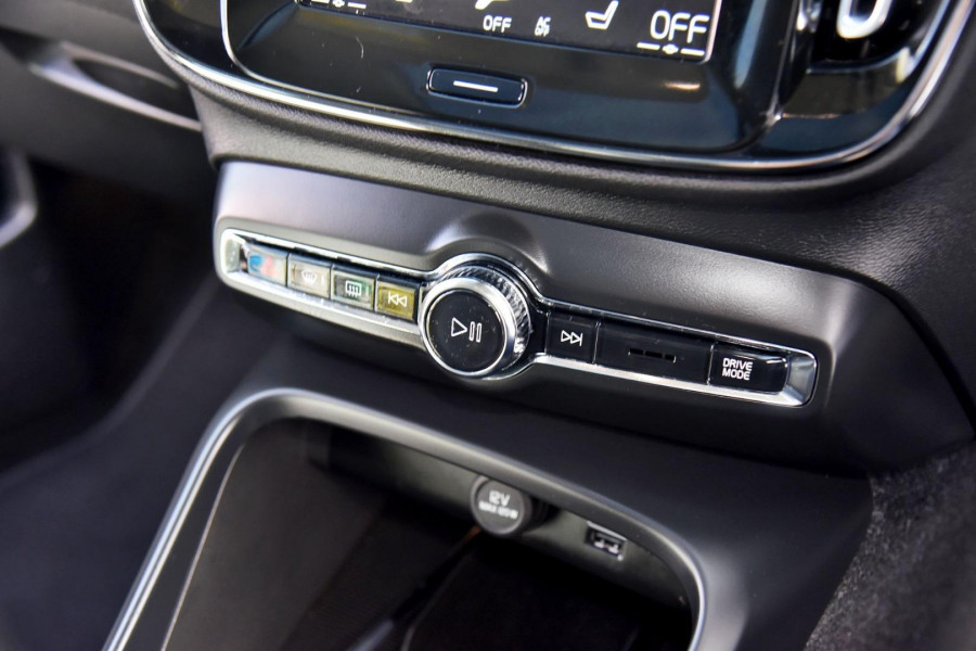 2021 Volvo XC40 XZ T4 Momentum SUV Image 19